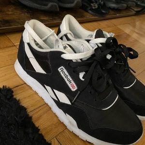 Reebok Black/White Sneakers